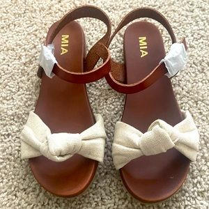 Mia adorable women’s sandals size 8! NWT!